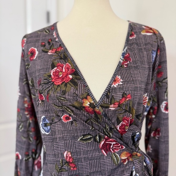 French Laundry Floral Wrap Shirt Size Large - Picture 2 of 9